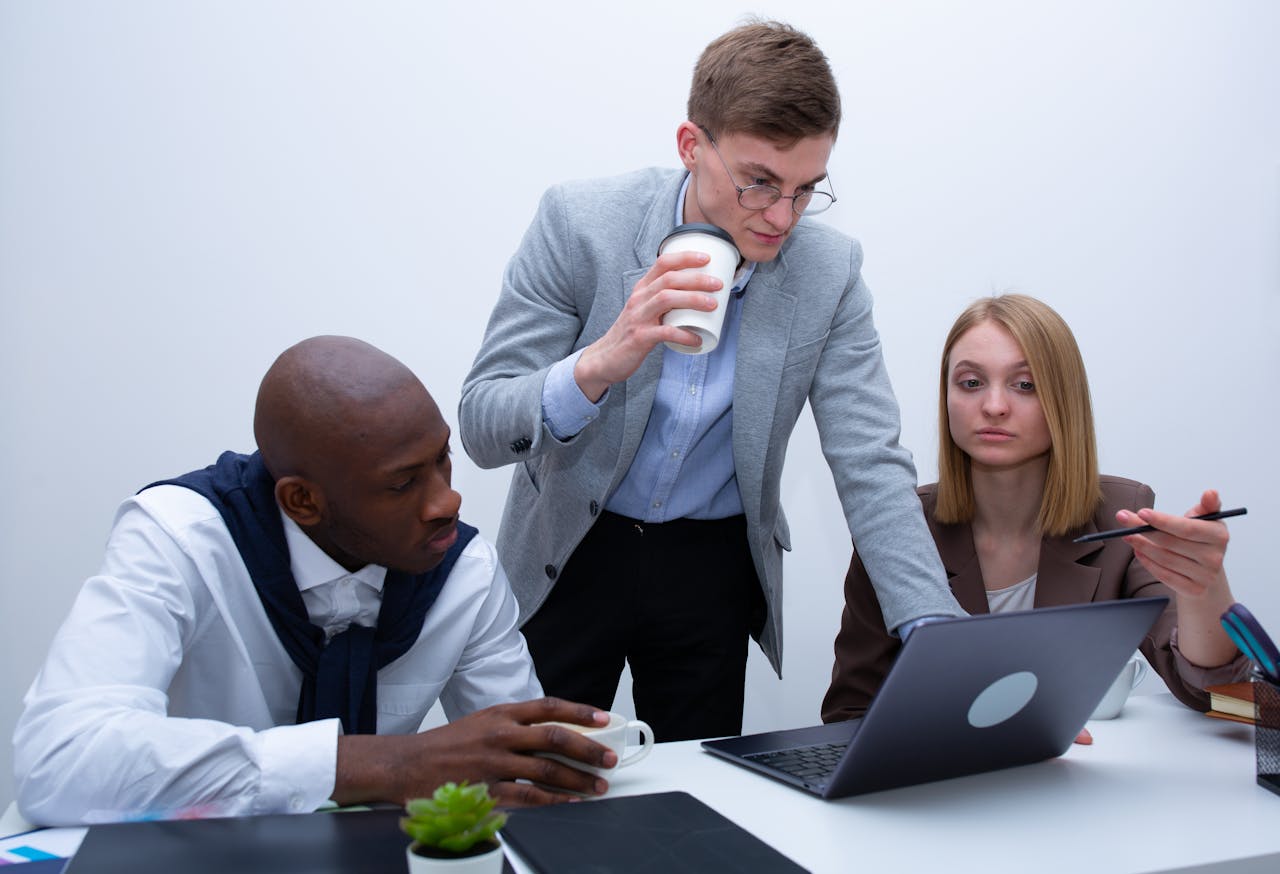 Dealing with Toxic Coworkers_How to Deal With Toxic Coworkers